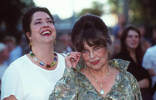 Christiane Kubrick mit Tochter Anya Kubrick 09 99 her Frau Witwe von Stanley Kubrick leger Schmuck Anya Kubrick