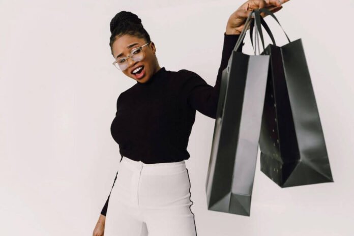 Operational Agility: Scaling Global E-commerce with an AI Photoshoot Fashion Workflow