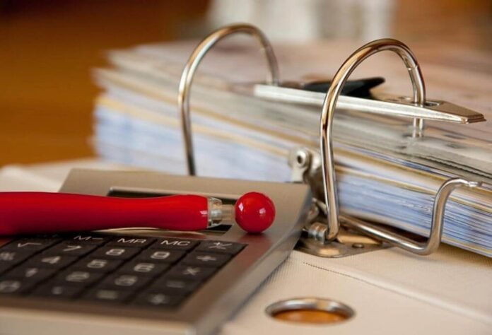 How Distributed Teams Keep Communication and Documents Organized
