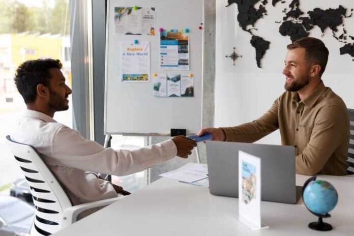 6 Best EOR Companies for Managing Hiring in International Market